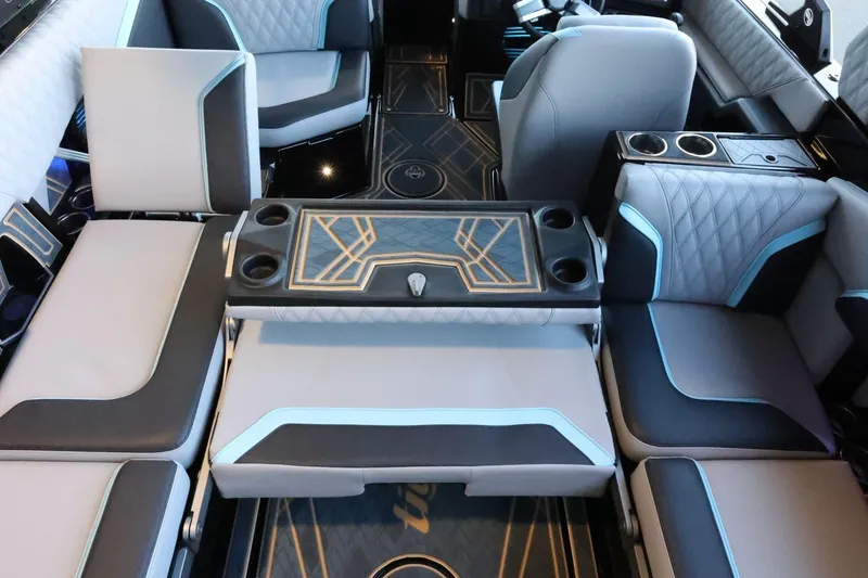 Slide: The Image of Tigé 24RZX 2025 - 57