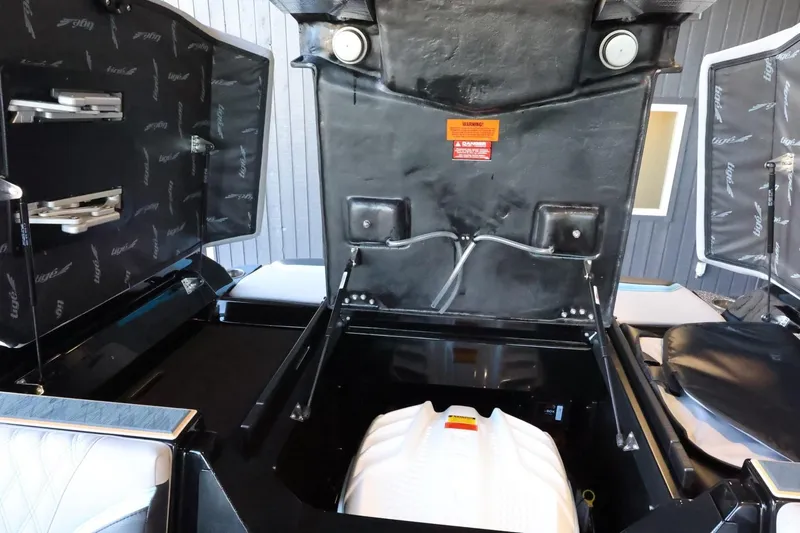 Slide: The Image of Tigé 24RZX 2025 - 58