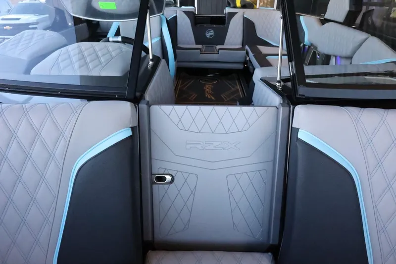 Slide: The Image of Tigé 24RZX 2025 - 67