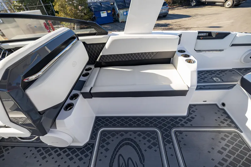 Slide: The Image of Cobalt R31 Surf 2025 - 19