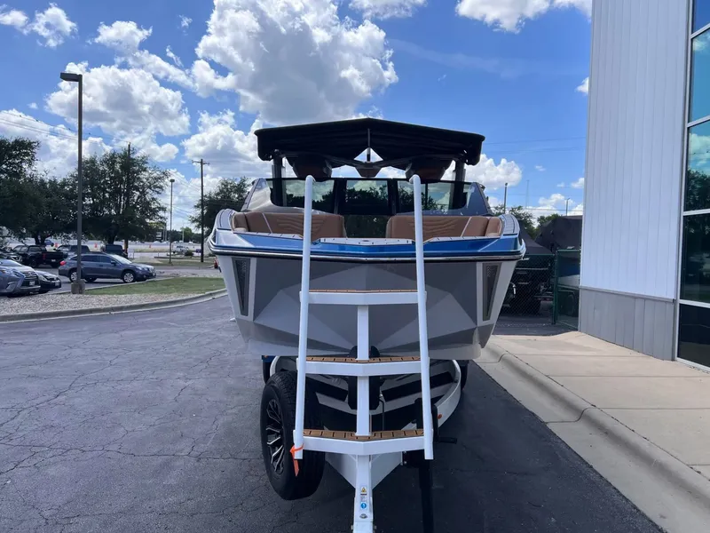 Slide: The Image of Nautique G23 2025 - 10