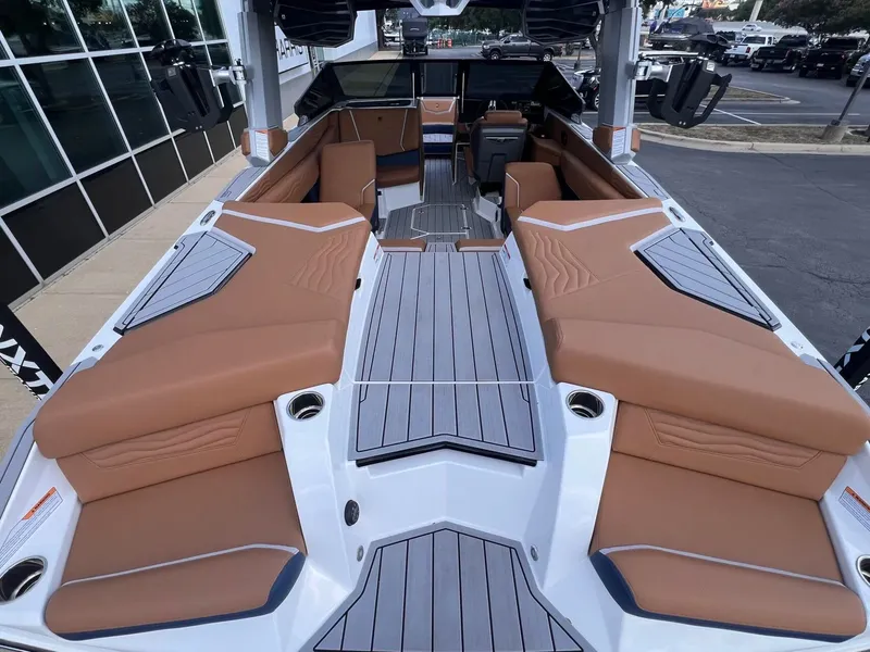 Slide: The Image of Nautique G23 2025 - 14