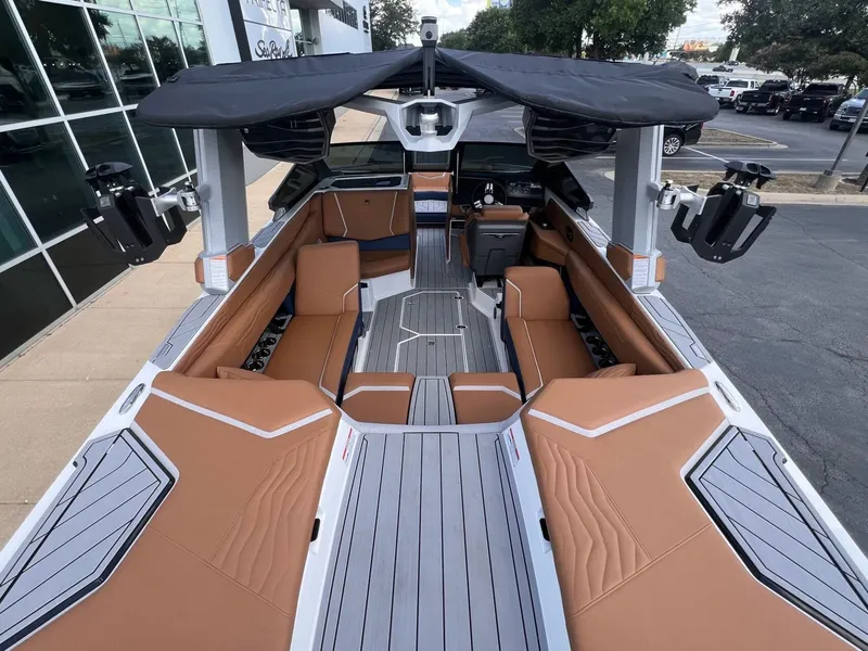 Slide: The Image of Nautique G23 2025 - 15