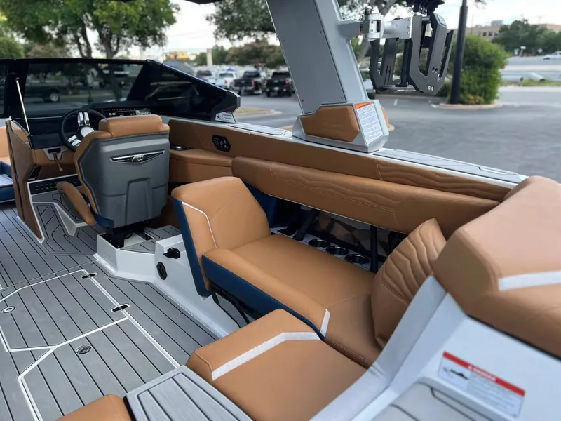 Slide: The Image of Nautique G23 2025 - 17