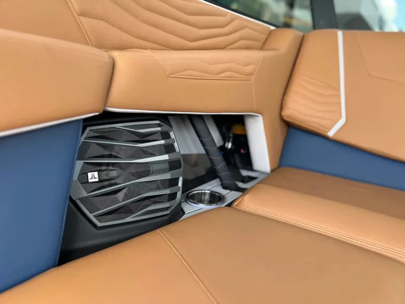 Slide: The Image of Nautique G23 2025 - 28