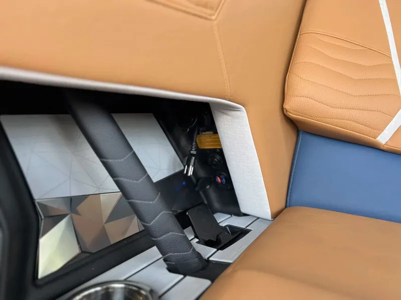 Slide: The Image of Nautique G23 2025 - 29