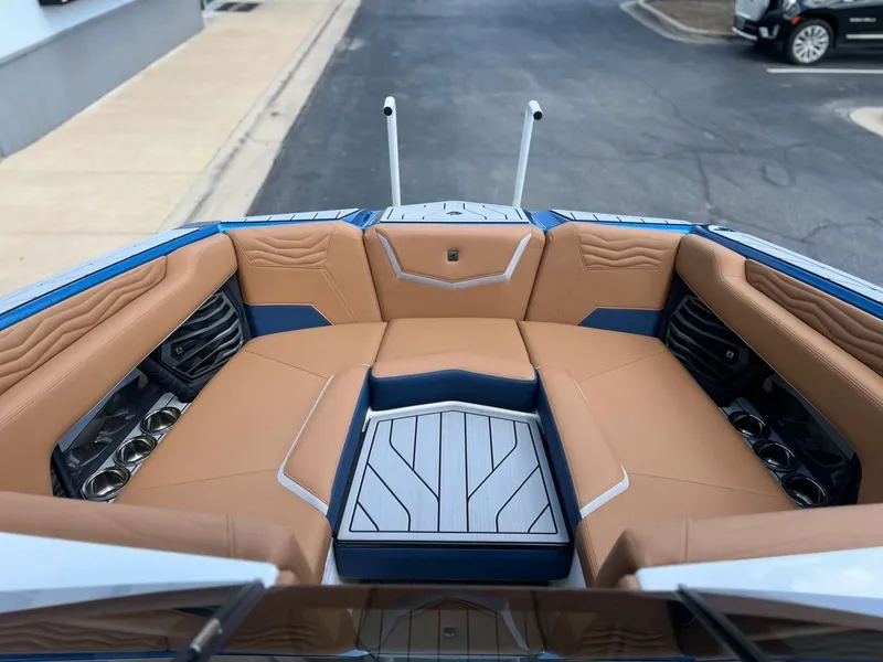 Slide: The Image of Nautique G23 2025 - 31