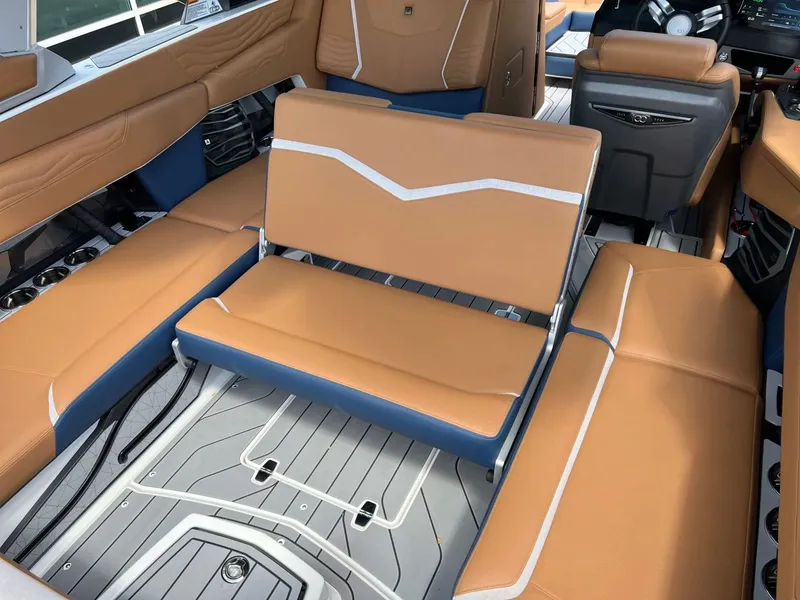 Slide: The Image of Nautique G23 2025 - 45