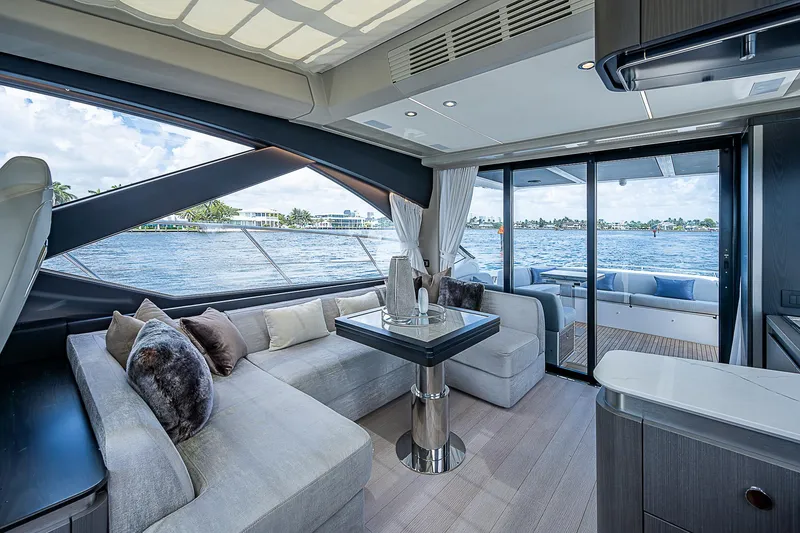 Slide: The Image of Azimut S6 2022 - 50