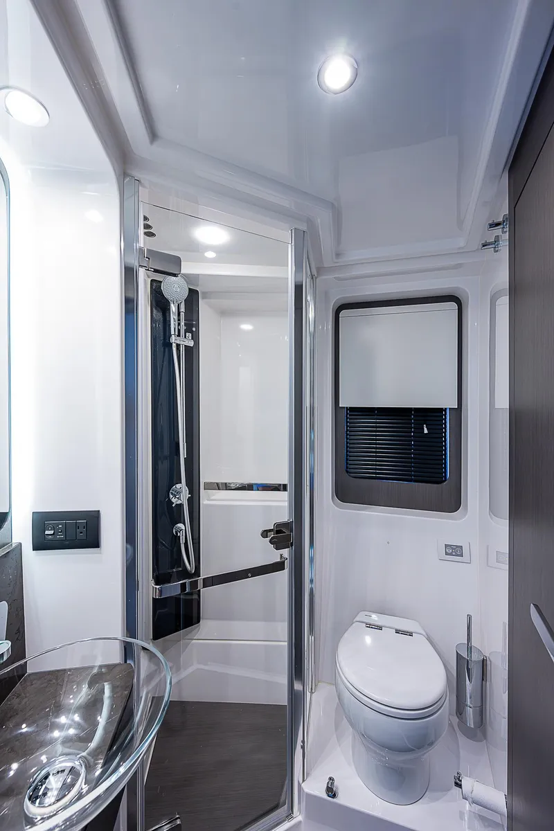 Slide: The Image of Azimut S6 2022 - 55