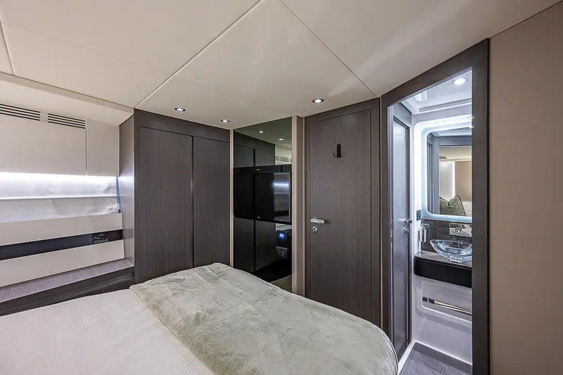 Slide: The Image of Azimut S6 2022 - 58