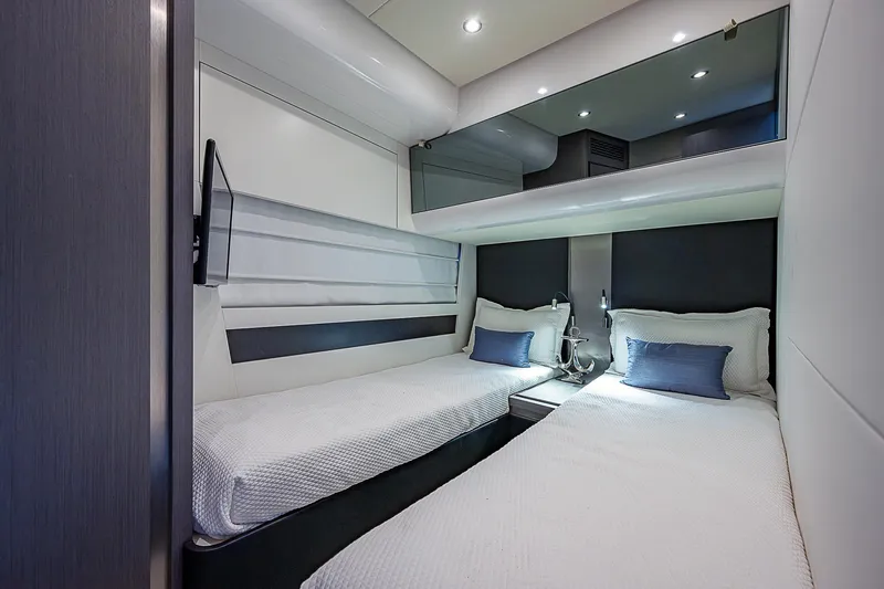 Slide: The Image of Azimut S6 2022 - 60