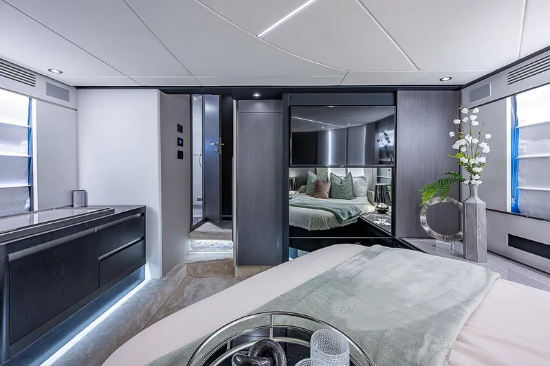 Slide: The Image of Azimut S6 2022 - 66