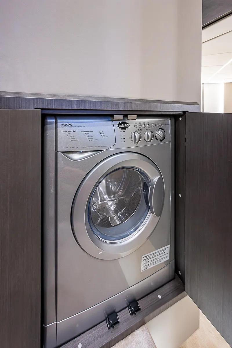 Slide: The Image of Azimut S6 2022 - 71