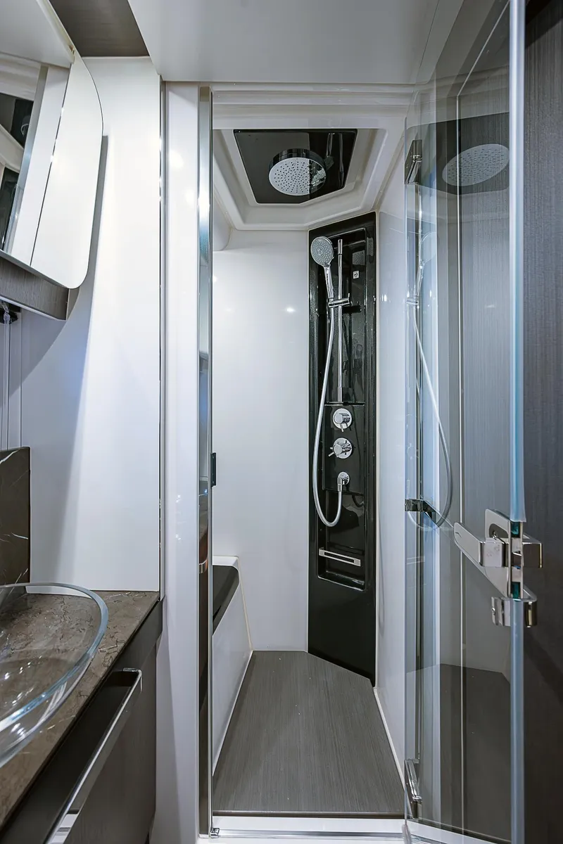 Slide: The Image of Azimut S6 2022 - 73