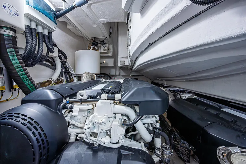 Slide: The Image of Azimut S6 2022 - 76