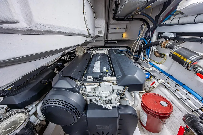 Slide: The Image of Azimut S6 2022 - 81