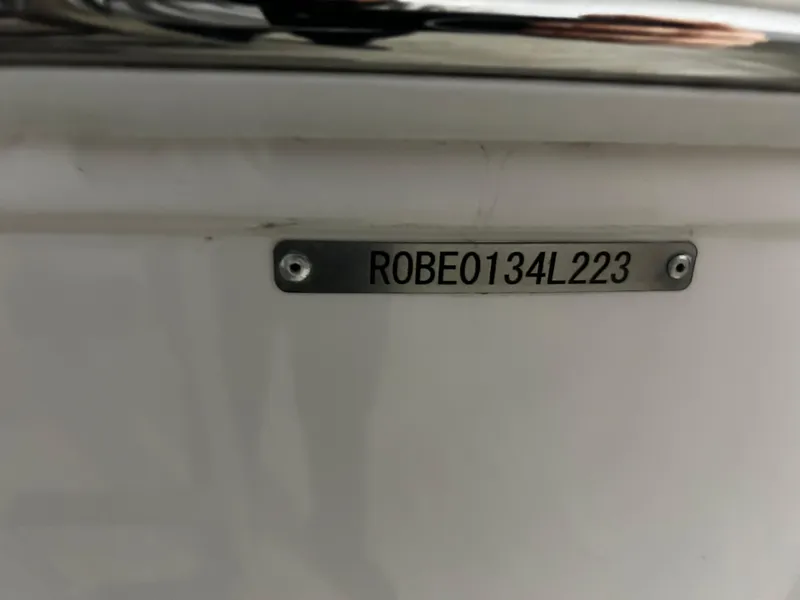 Slide: The Image of 2023 Robalo 207 boat identification plate with serial number. - 9