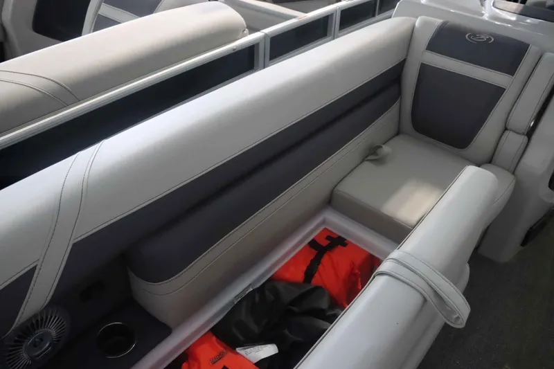 Slide: The Image of Barletta Cabrio 24UC 2025 - 11