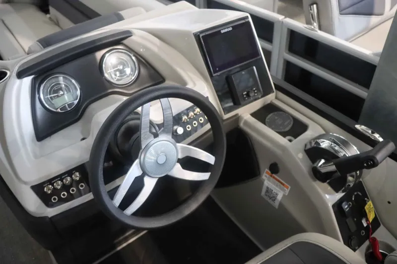 Slide: The Image of Barletta Cabrio 24UC 2025 - 12