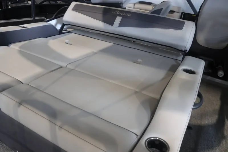 Slide: The Image of Barletta Cabrio 24UC 2025 - 15