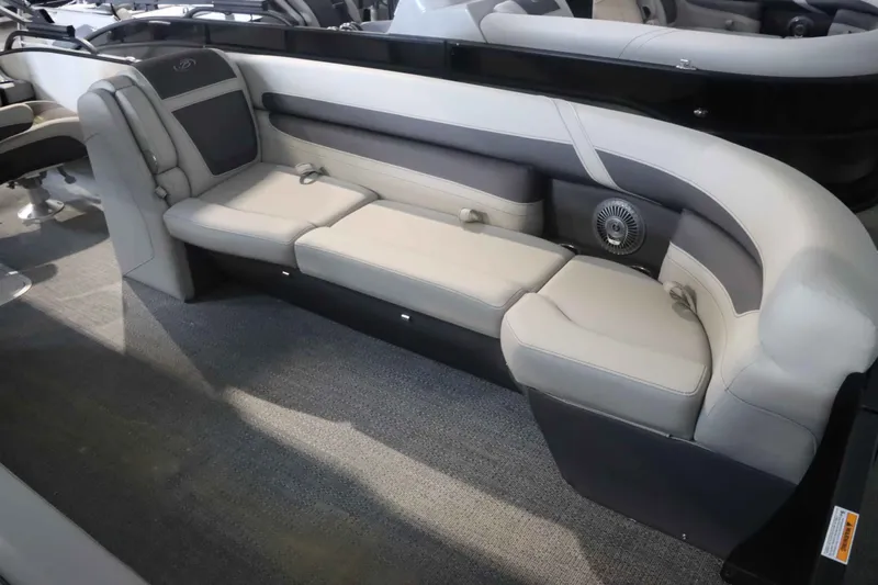 Slide: The Image of Barletta Cabrio 24UC 2025 - 7