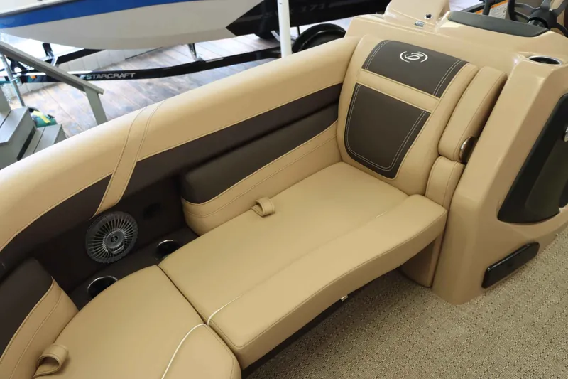 Slide: The Image of Barletta Cabrio 22UC 2025 - 10