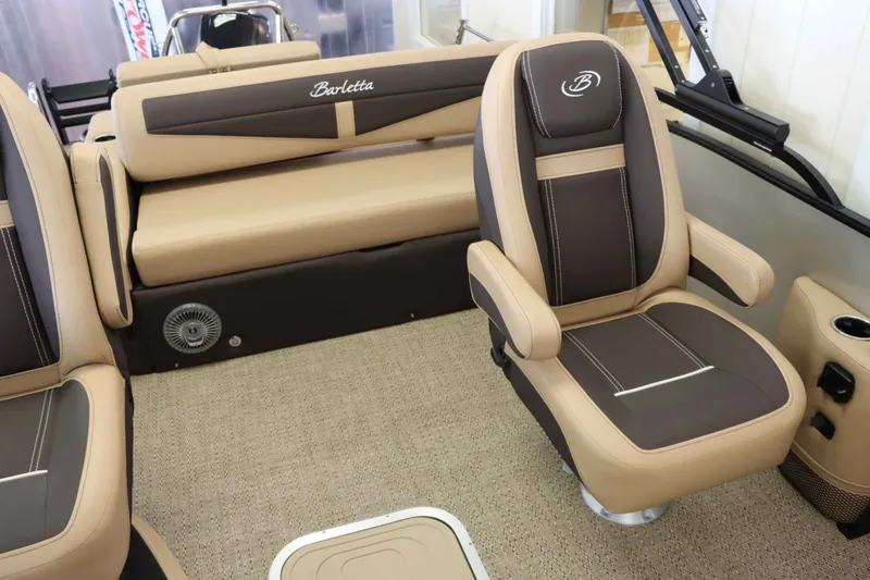 Slide: The Image of Barletta Cabrio 22UC 2025 - 11