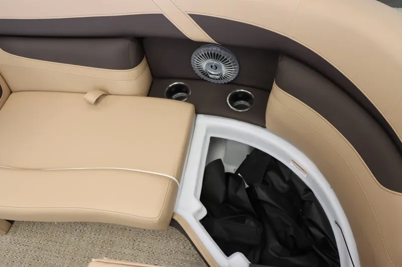 Slide: The Image of Barletta Cabrio 22UC 2025 - 19