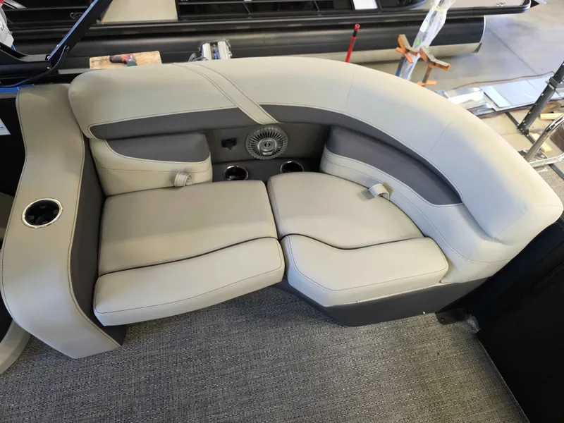 Slide: The Image of Barletta CABRIO 20QC 2025 - 11