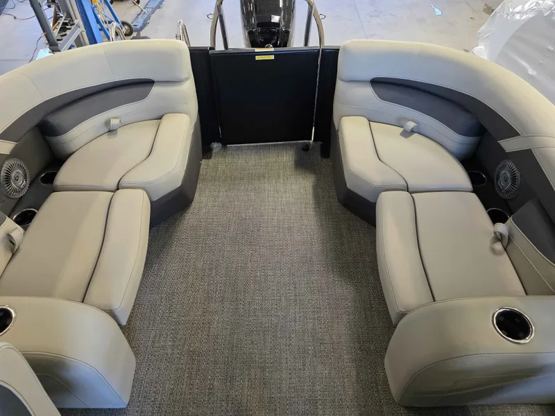 Slide: The Image of Barletta CABRIO 20QC 2025 - 12