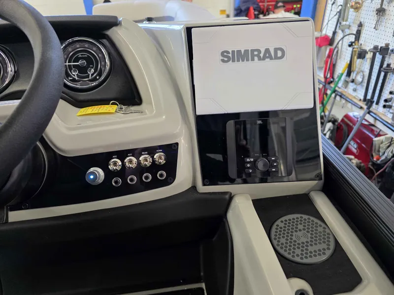 Slide: The Image of Barletta CABRIO 20QC 2025 - 15