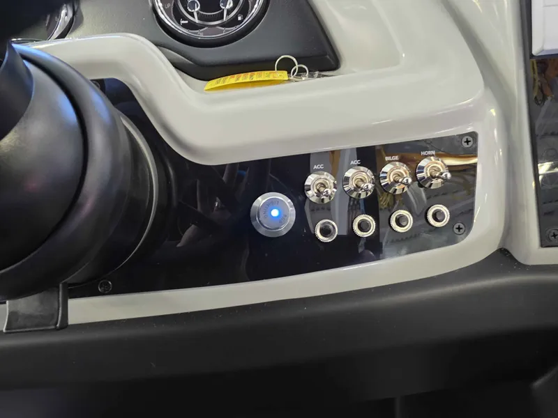 Slide: The Image of Barletta CABRIO 20QC 2025 - 17