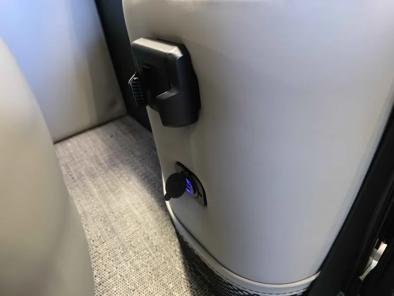 Slide: The Image of Barletta CABRIO 20QC 2025 - 19