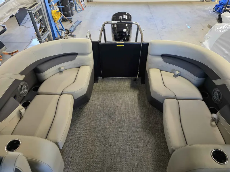 Slide: The Image of Barletta CABRIO 20QC 2025 - 9