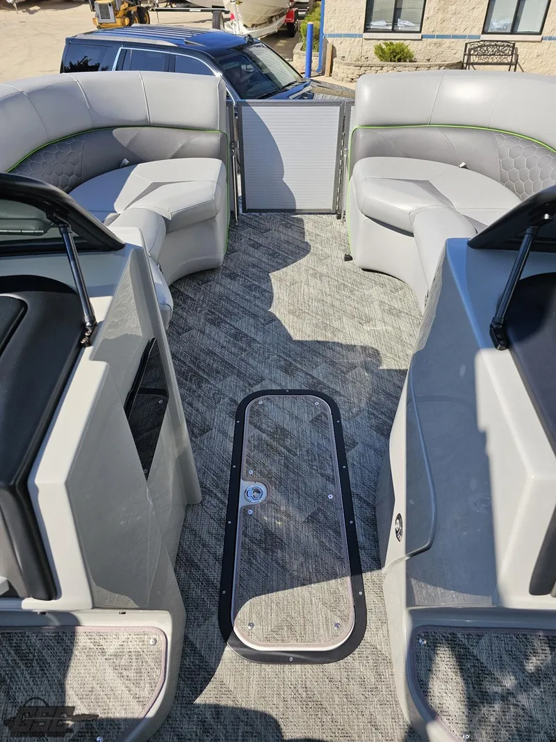 Slide: The Image of Manitou 25 X-Plode 2021 - 103