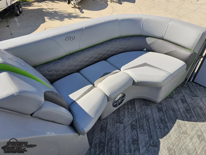 Slide: The Image of Manitou 25 X-Plode 2021 - 107