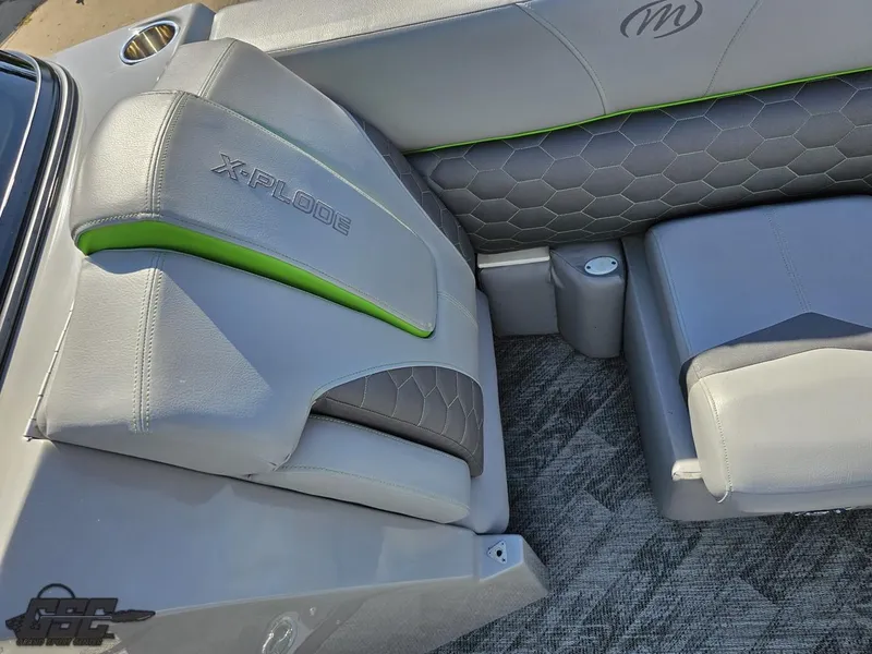 Slide: The Image of Manitou 25 X-Plode 2021 - 110