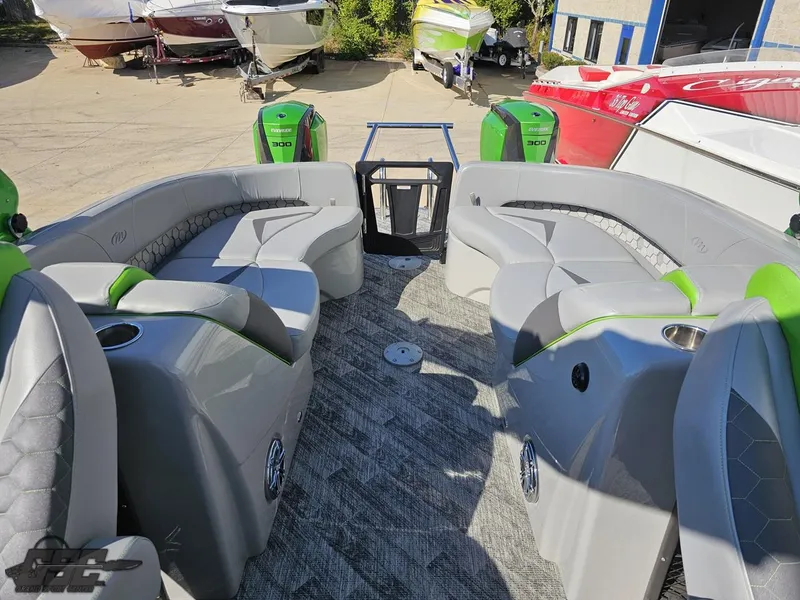 Slide: The Image of Manitou 25 X-Plode 2021 - 127