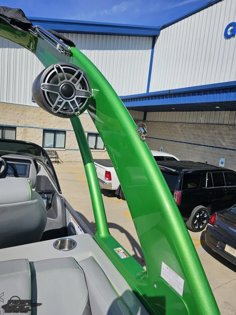 Slide: The Image of Manitou 25 X-Plode 2021 - 68