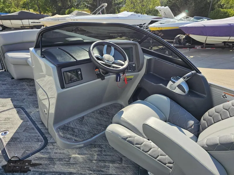 Slide: The Image of Manitou 25 X-Plode 2021 - 81