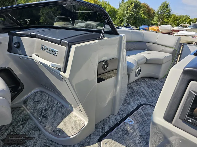 Slide: The Image of Manitou 25 X-Plode 2021 - 91