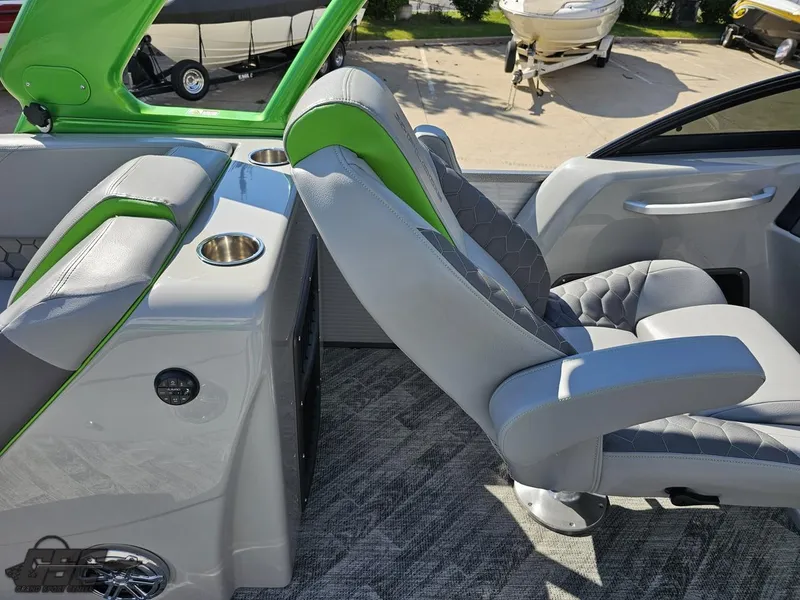 Slide: The Image of Manitou 25 X-Plode 2021 - 93