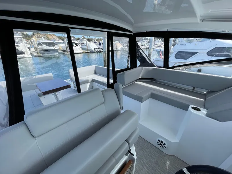 Slide: The Image of Cruisers Yachts 390 EC 2020 - 22