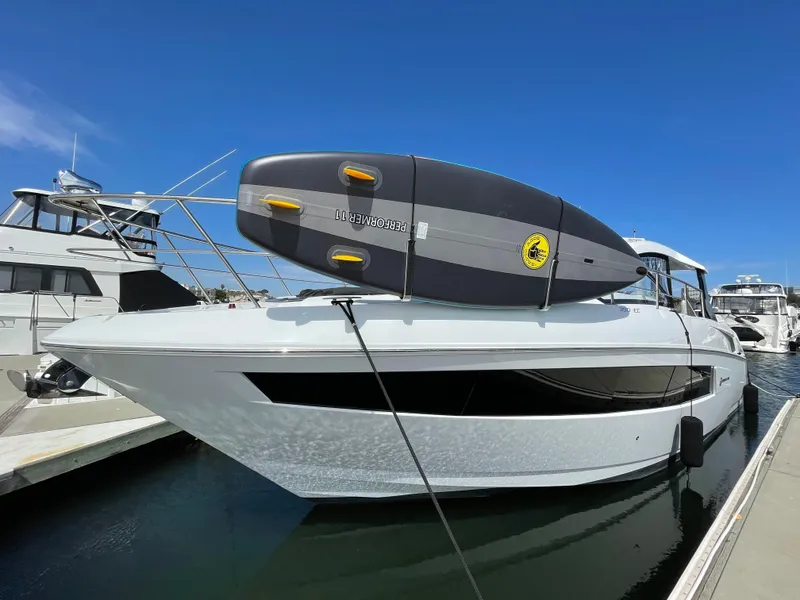 Slide: The Image of Cruisers Yachts 390 EC 2020 - 3