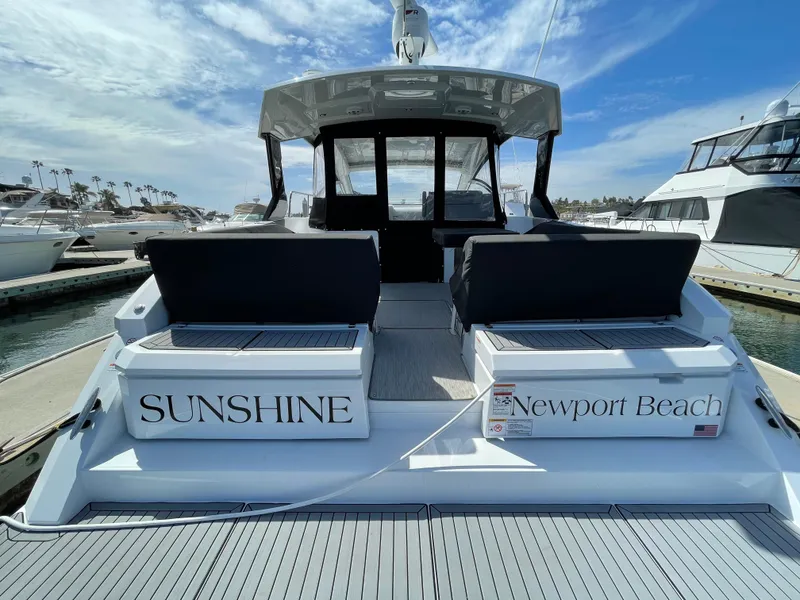 Slide: The Image of Cruisers Yachts 390 EC 2020 - 8