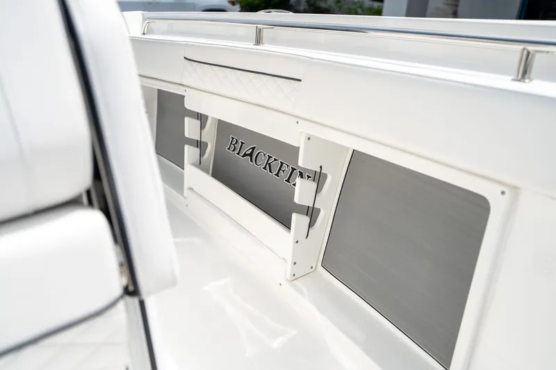 Slide: The Image of Blackfin 302CC 2023 - 53