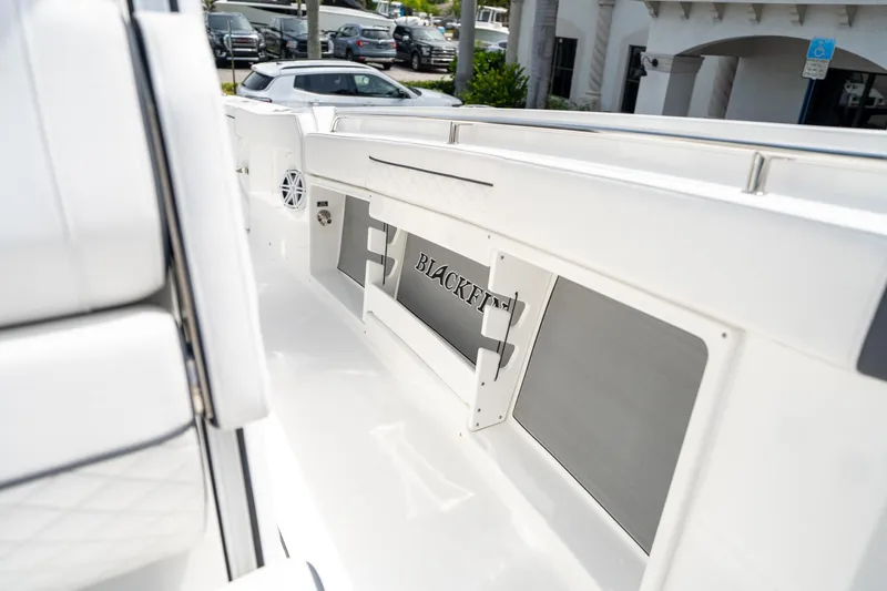 Slide: The Image of Blackfin 302CC 2023 - 54