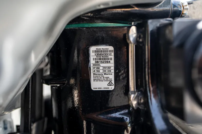 Slide: The Image of Blackfin 302CC 2023 - 60