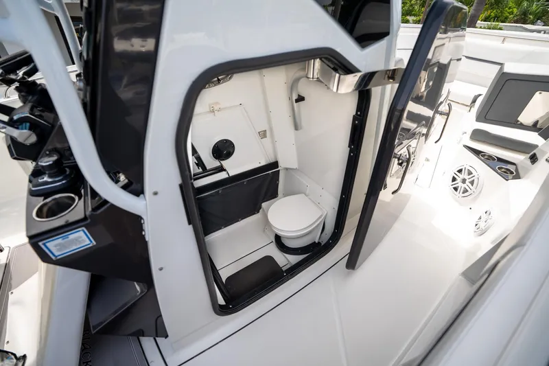 Slide: The Image of Blackfin 302CC 2023 - 57